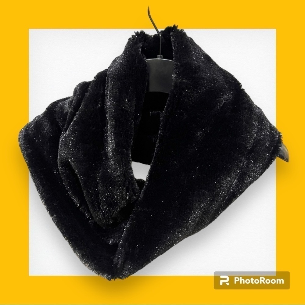 New York & Company Black Faux Fur Shawl Stole